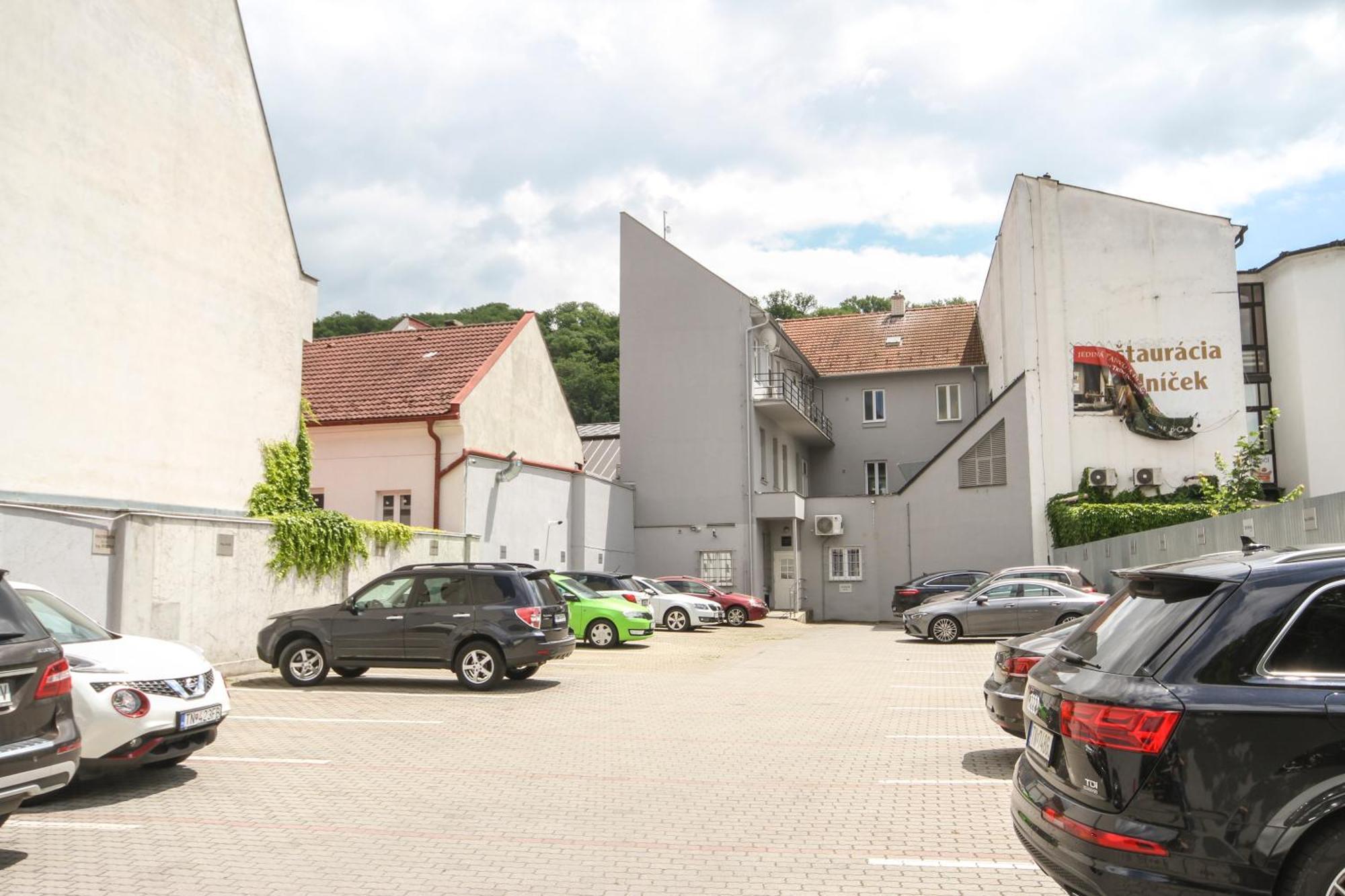 Apartman Vita Deluxe Trencin Exterior photo